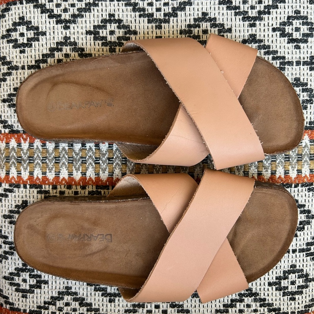 BearPaw Tan Sandals Minimalist Crisscross Design